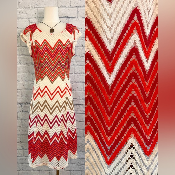 Sharagano Dresses & Skirts - Sharagano Crochet Midi Dress Chevron Red Cream Italy Coastal Travel Vacay Boho